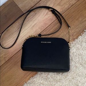 Michael kors crossbody